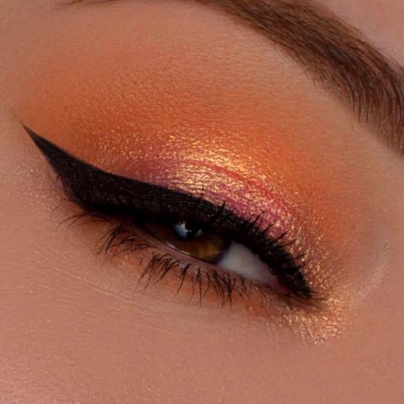 KAB COSMETICS DAY AND NIGHT EYESHADOW PALETTE - Picture 4 of 10